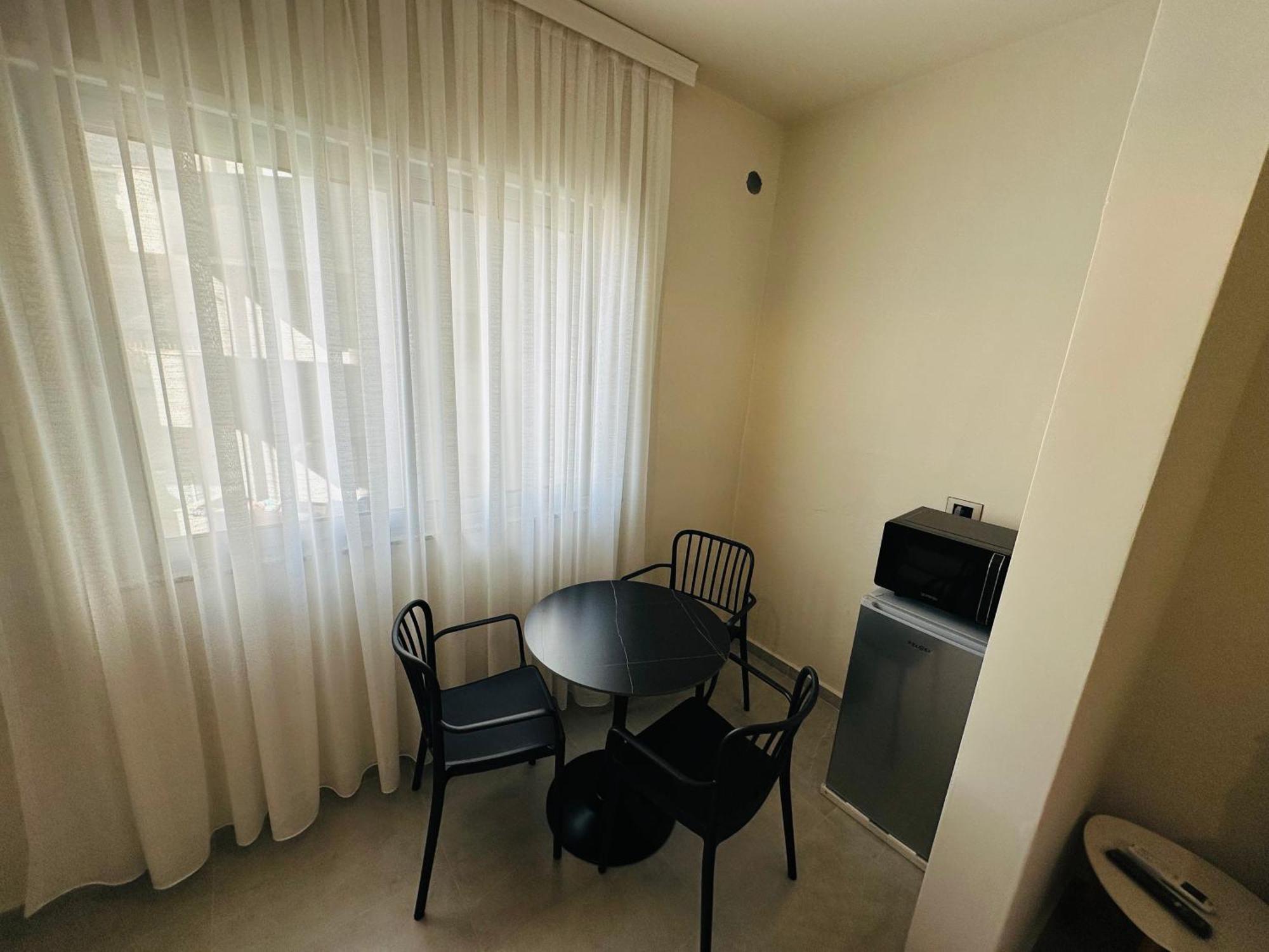 Stay-Five Rooms & Apartments Shkoder Exterior photo
