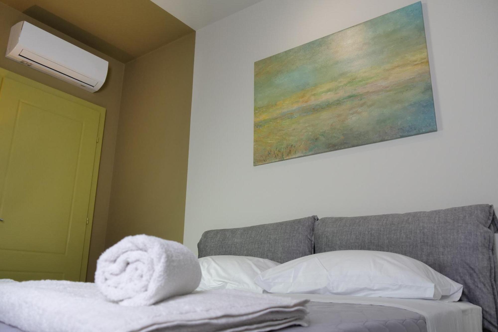 Stay-Five Rooms & Apartments Shkoder Exterior photo