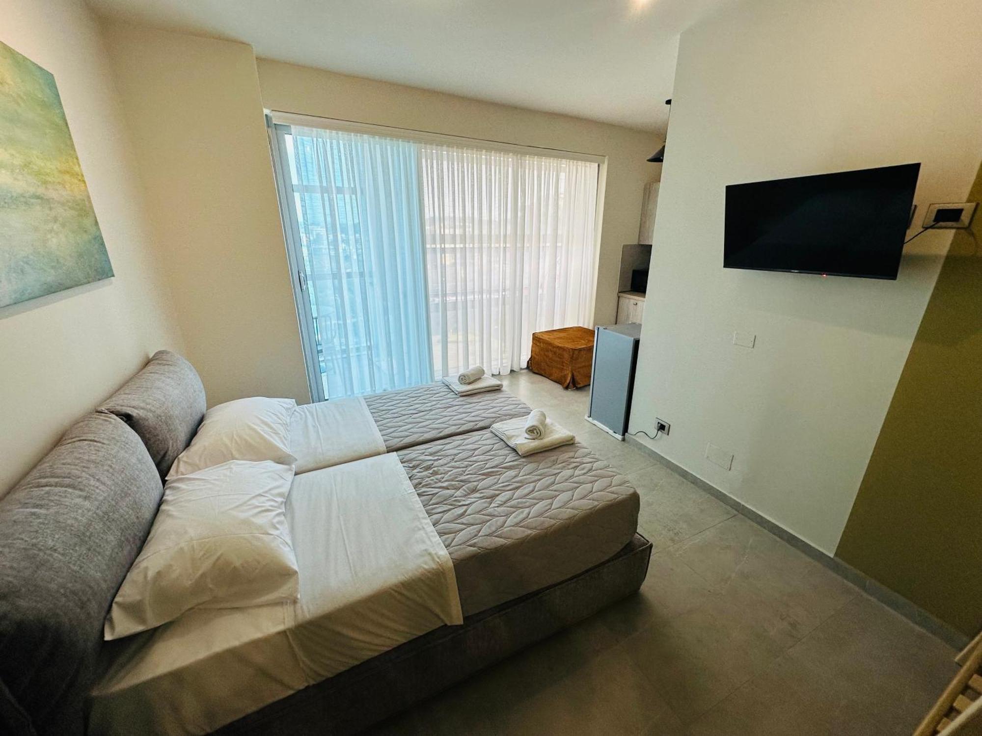 Stay-Five Rooms & Apartments Shkoder Exterior photo