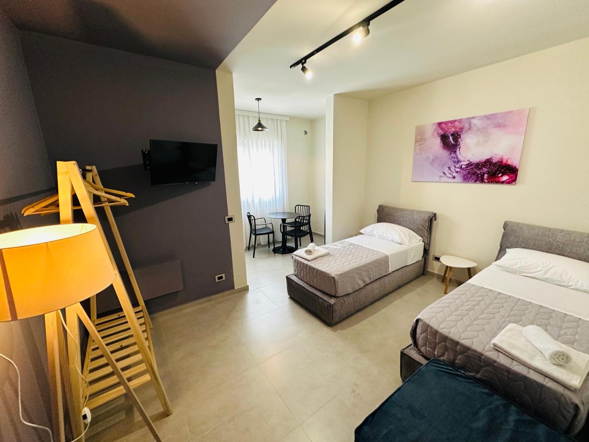 Stay-Five Rooms & Apartments Shkoder Exterior photo