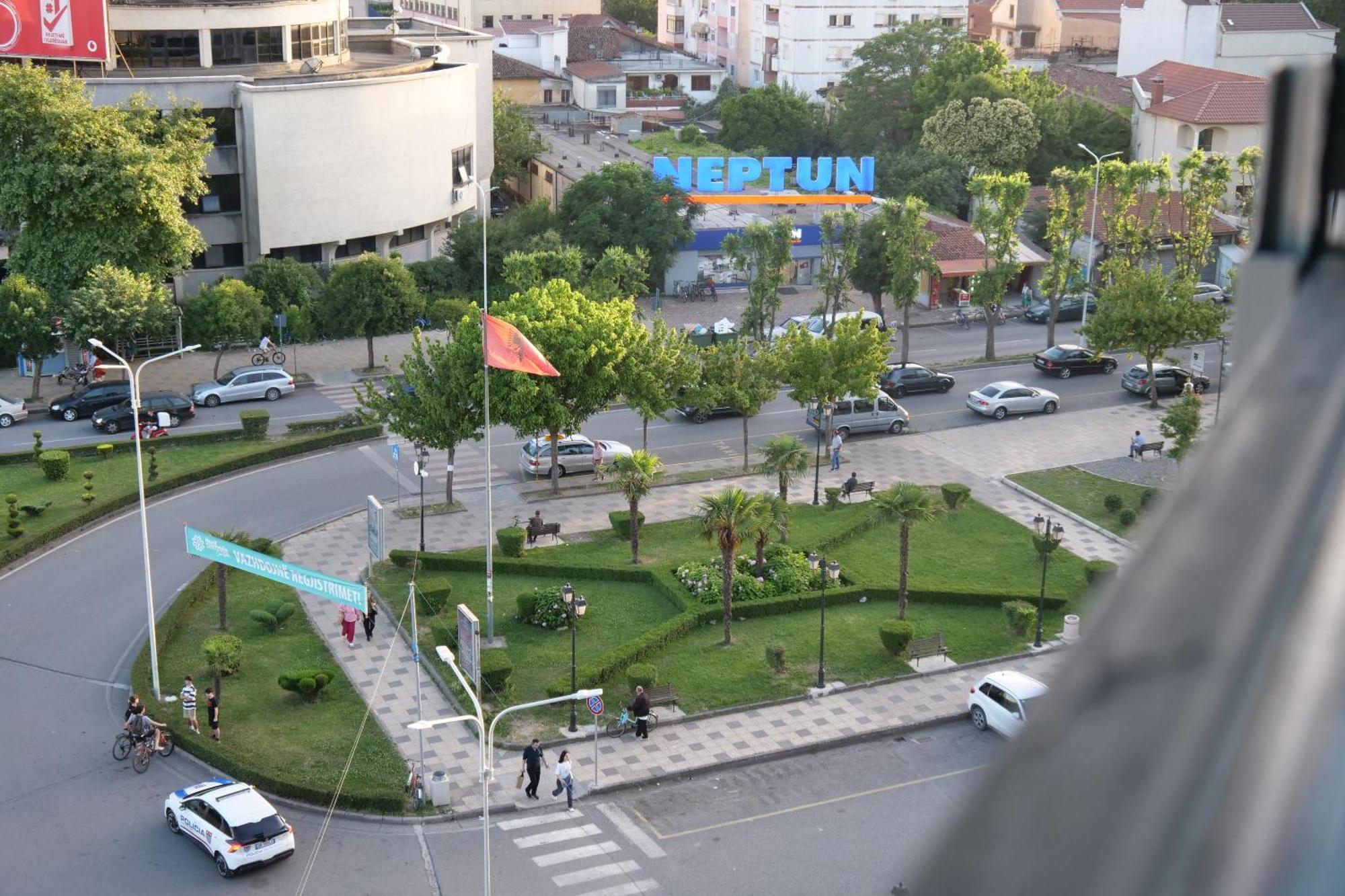 Stay-Five Rooms & Apartments Shkoder Exterior photo