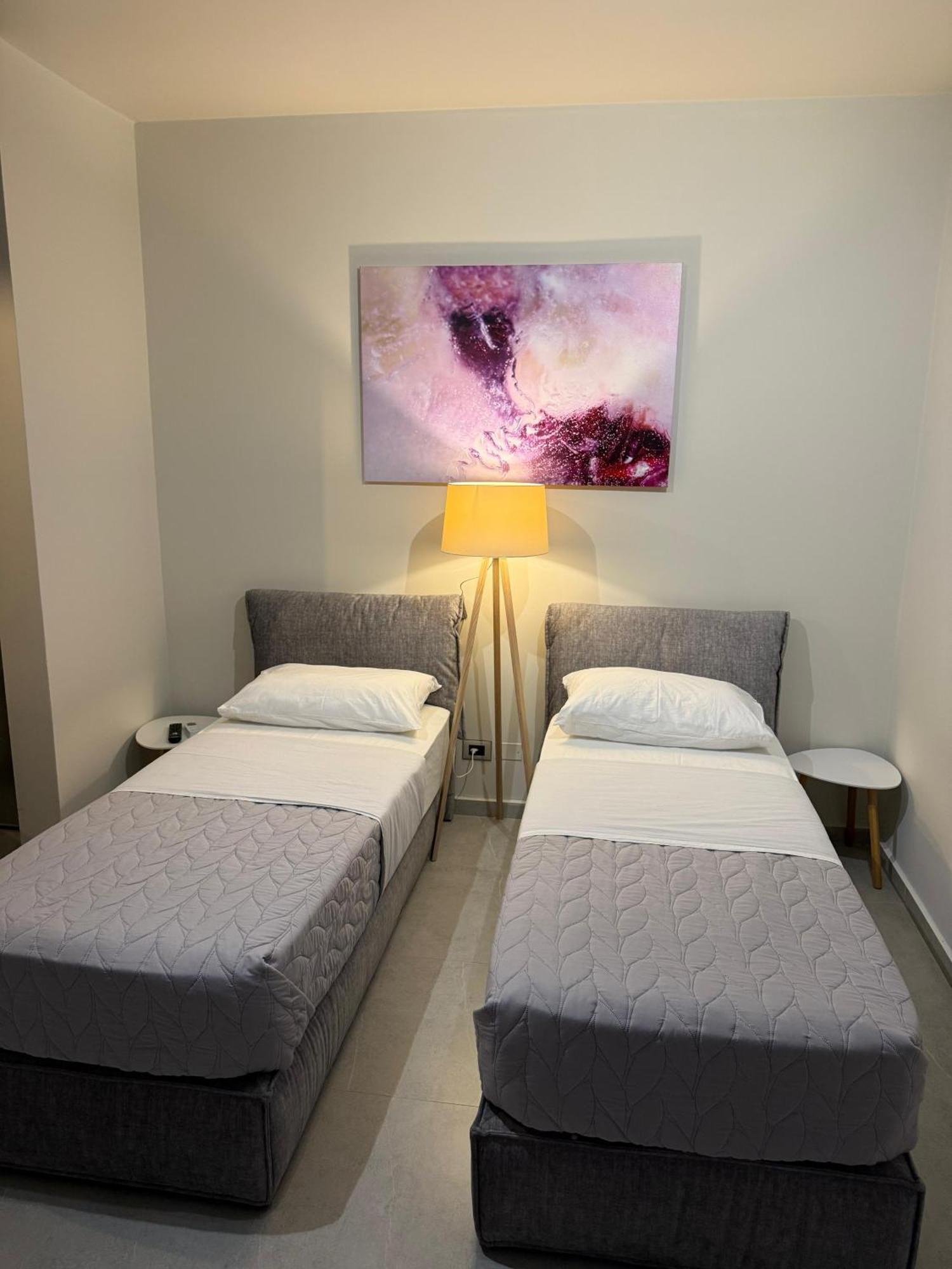 Stay-Five Rooms & Apartments Shkoder Exterior photo