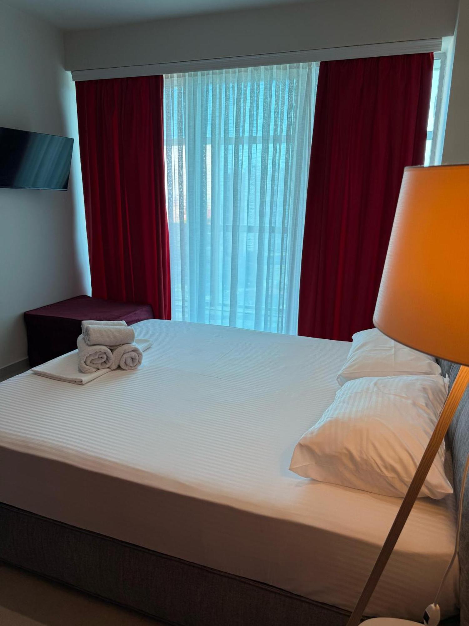 Stay-Five Rooms & Apartments Shkoder Exterior photo